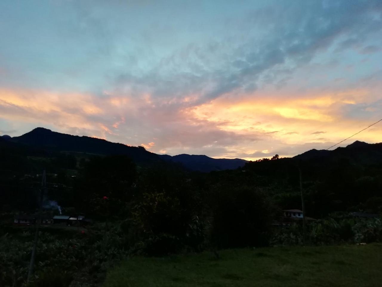 Alojamiento Rural Jardín Consentido Exterior foto